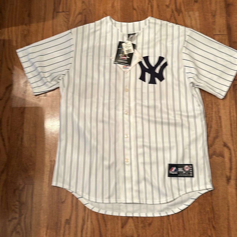 ***NWT***  NYY Jersey * New York Yankees *